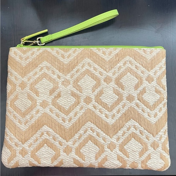 Vera Bradley Wristlet / Clutch - Picture 4 of 9